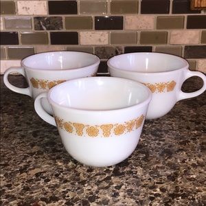 Pyrex 3 Teacups